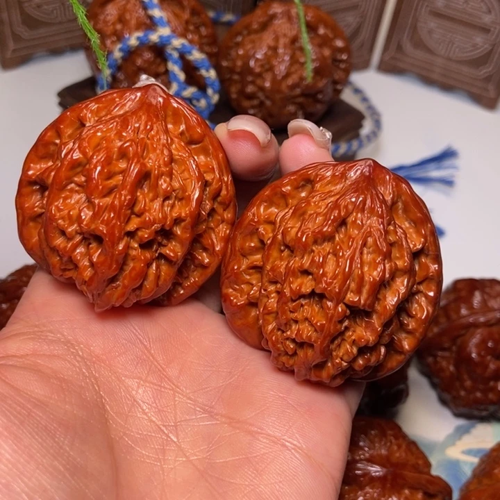 文玩核桃吊坠虎头44尺