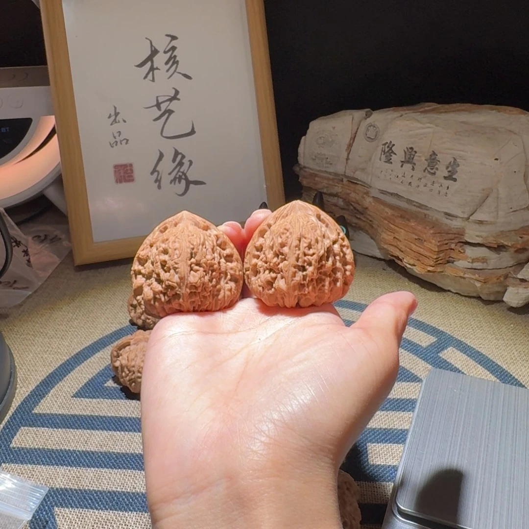 核桃把件K*43南疆石三角