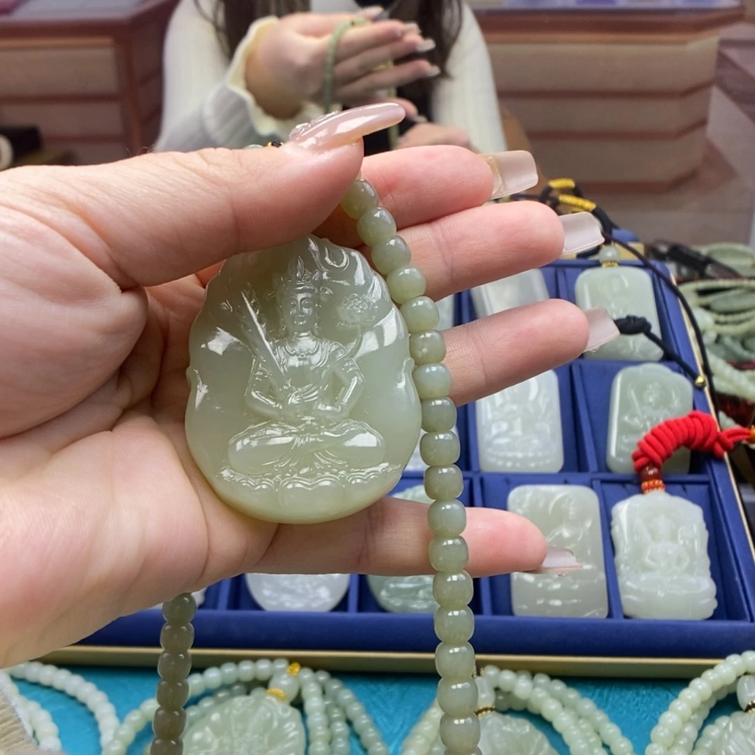 和田玉颈饰未镶嵌沙**塘