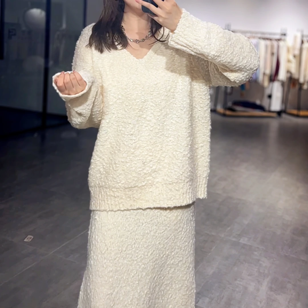 【乐乐】v领绵羊毛奶霜感v领慵懒毛衣长袖针织衫3071