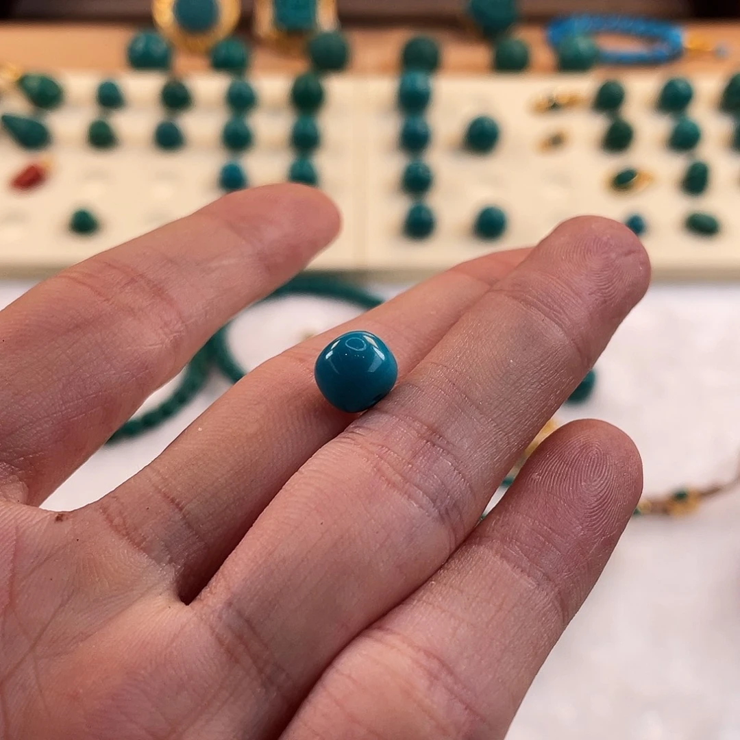 无***刚绿松石未镶嵌耳饰