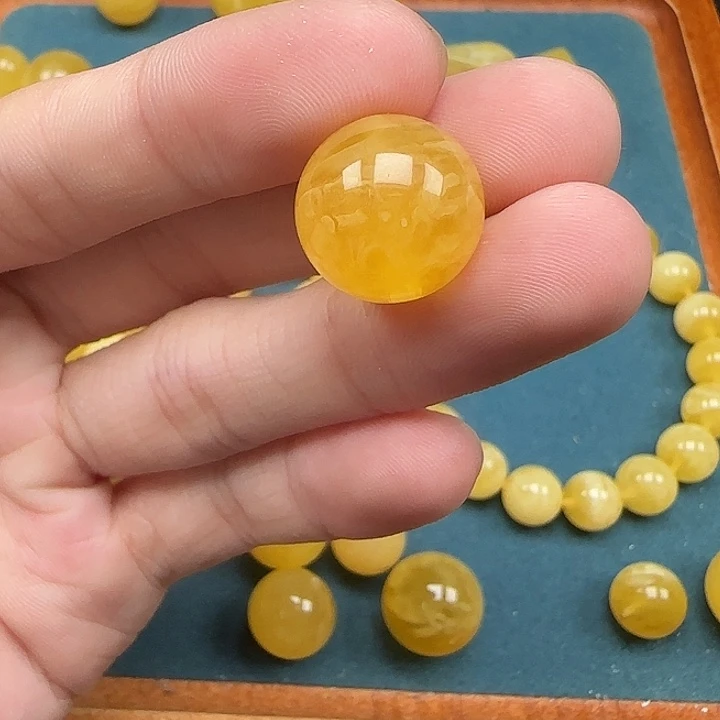 未镶嵌琥珀裸石天然a83