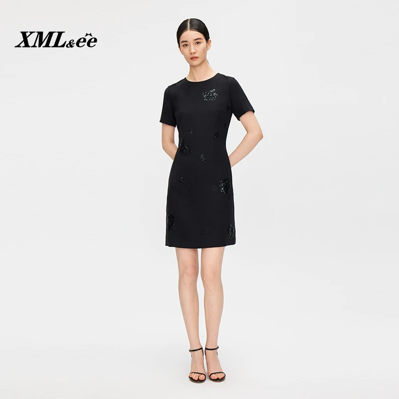 XMLee艾米尔 黑色刺绣珠片绵羊毛显瘦收腰连衣裙 X413L4160