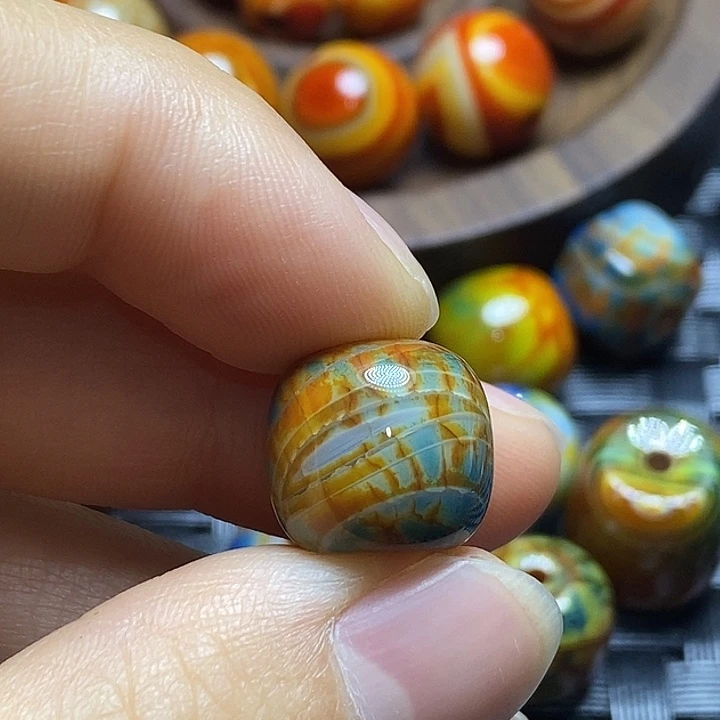 倔***。玛瑙/玉髓未镶嵌颈饰