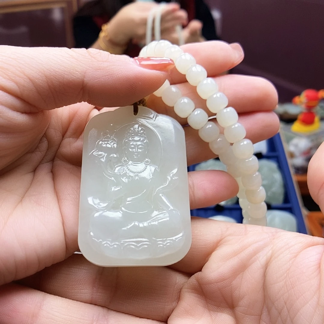 和田玉颈饰未镶嵌峰