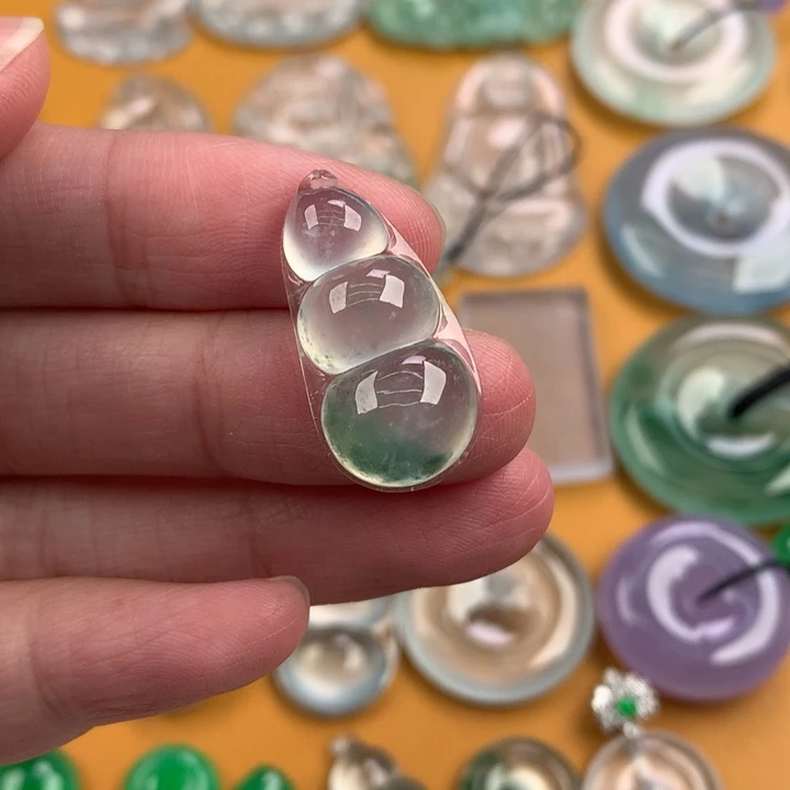 颈饰未镶嵌翡翠….