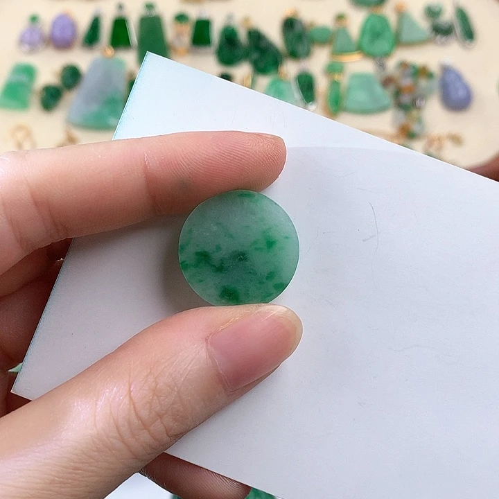 颈饰18K金镶嵌翡翠763265368767