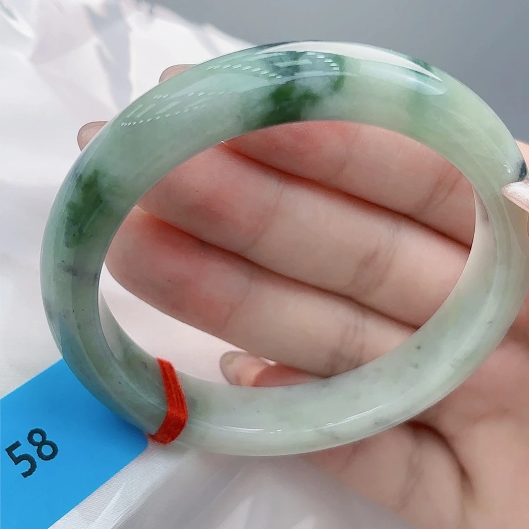 翡翠手镯未镶嵌天****）手镯