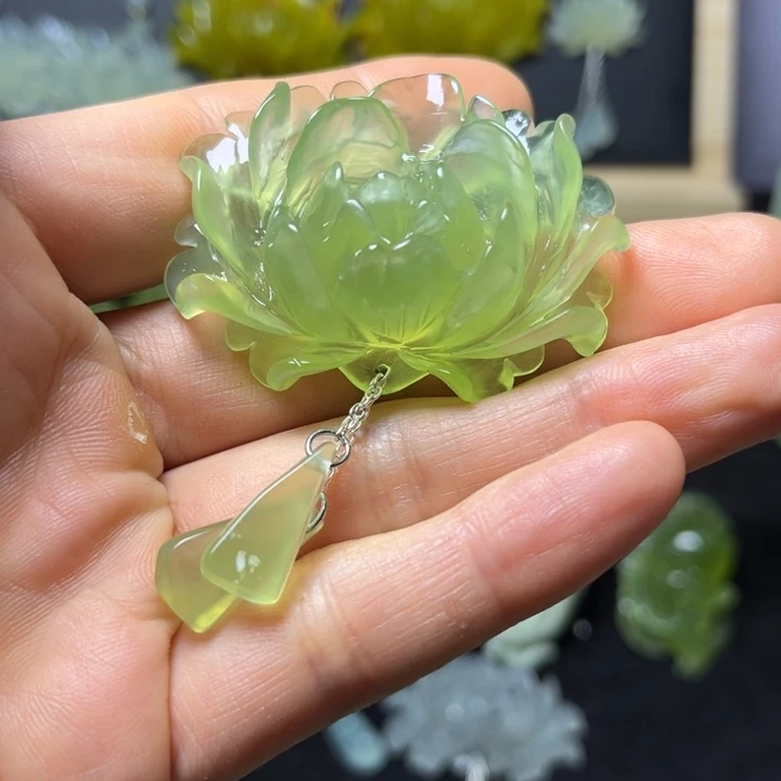 蛇纹石玉未镶嵌颈式
