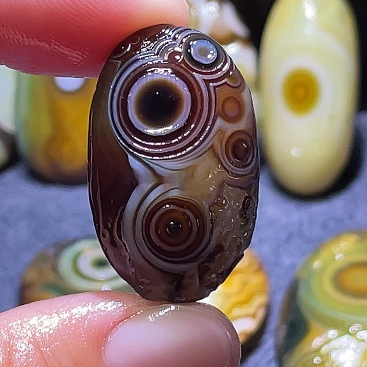 玛瑙/玉髓未镶嵌珠宝奇石