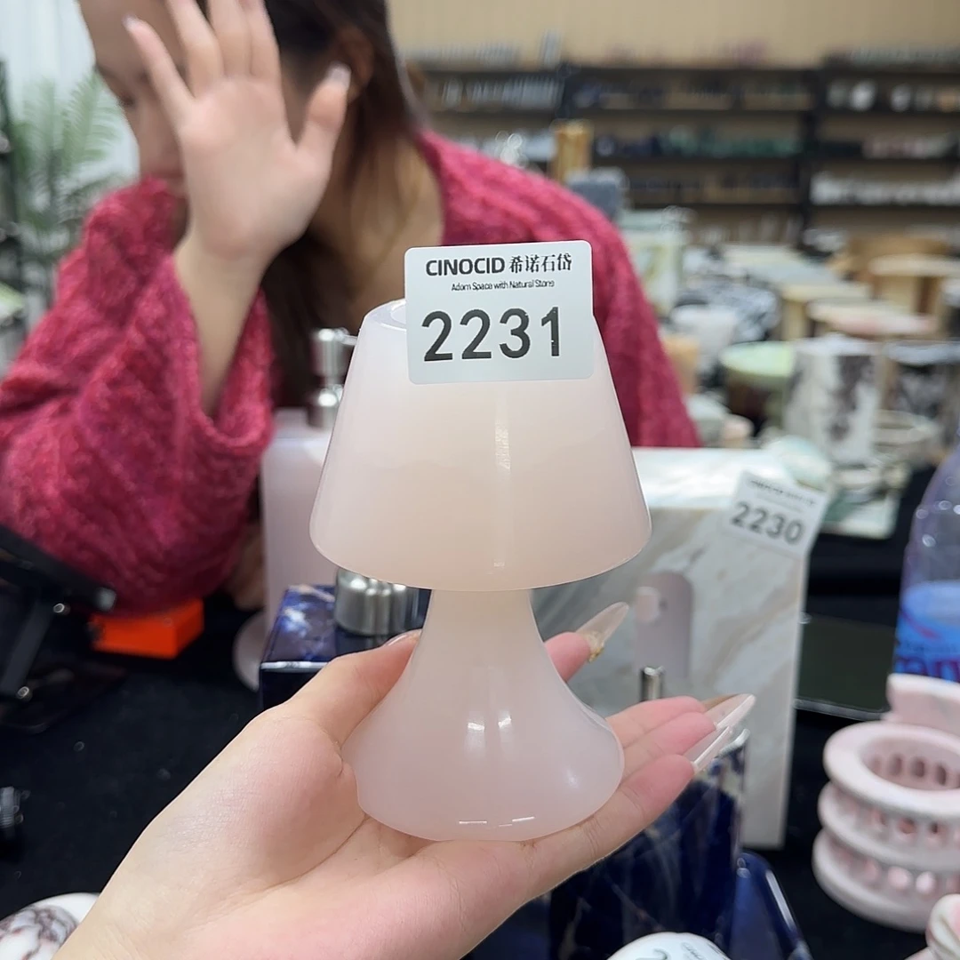 2231粉玉烛台2231
