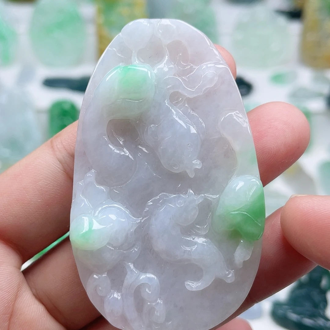 翡翠颈饰未镶嵌荷花鱼