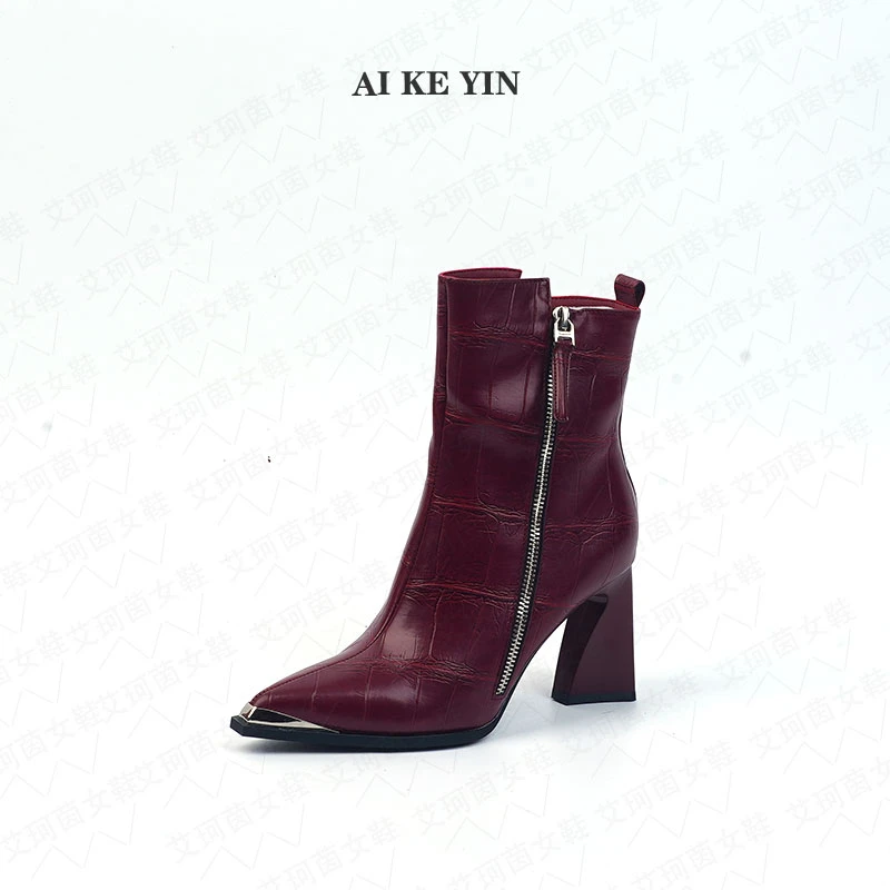 【艾珂茵】秋冬季新款尖头金属包尖气质百搭双拉链粗跟时装靴高跟