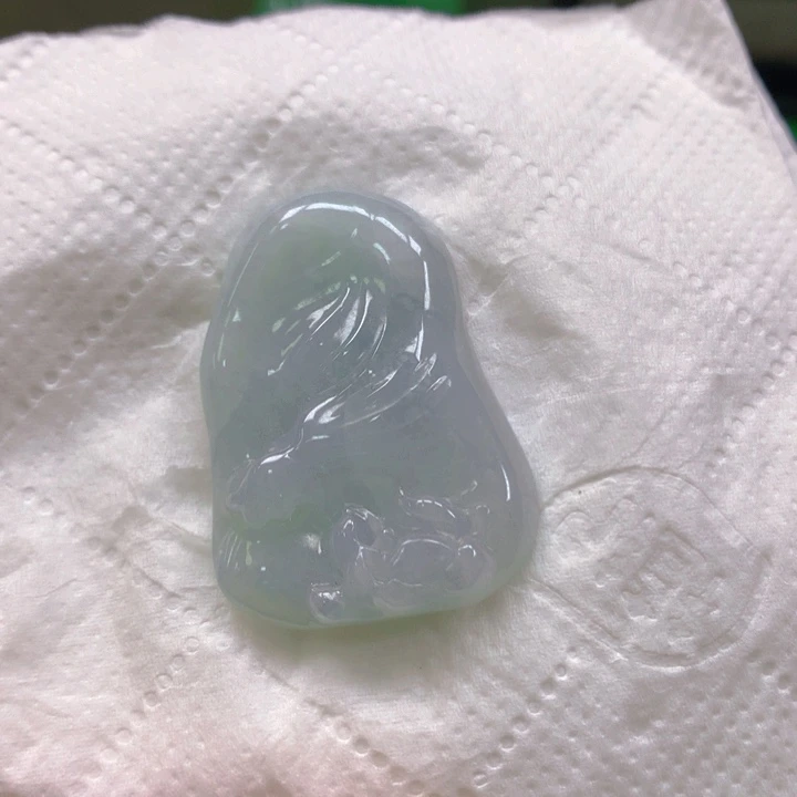 翡翠未镶嵌颈饰翡翠（微瑕