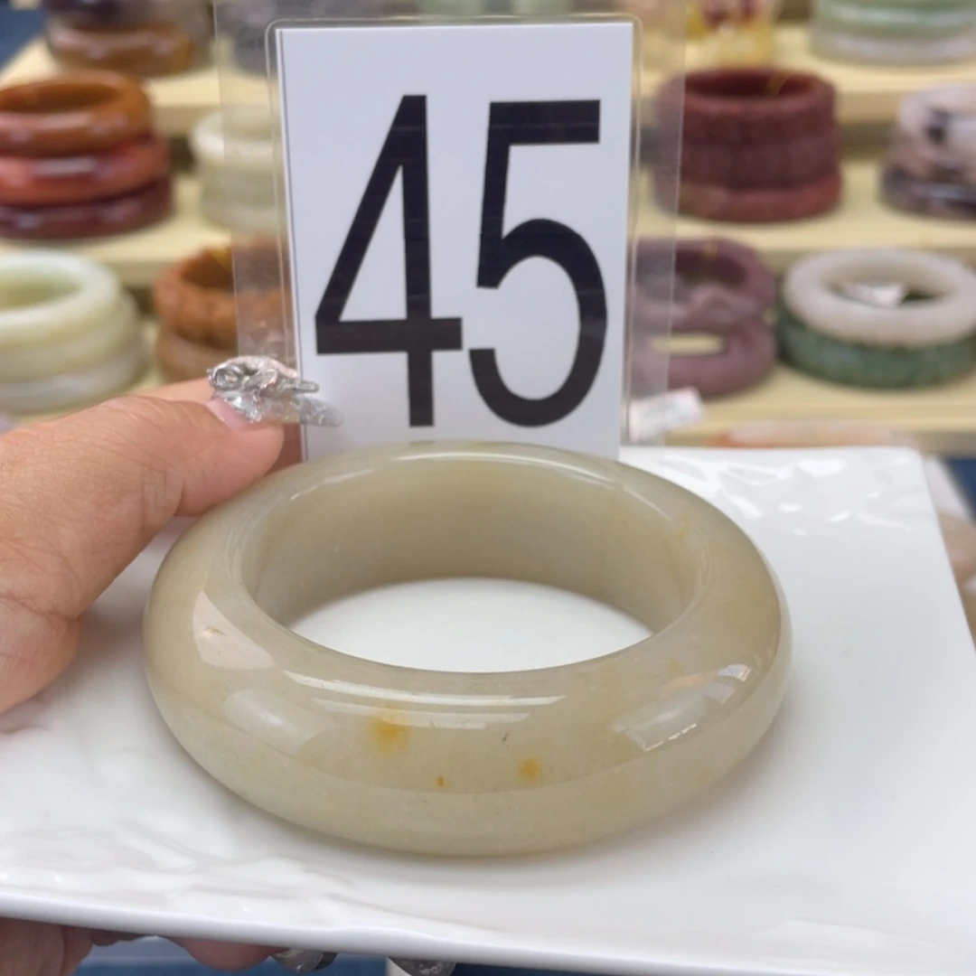 【闪购商品】石英岩玉手镯未镶嵌