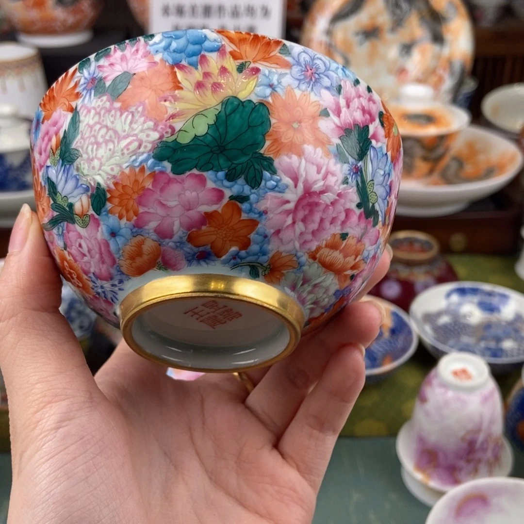 陶瓷的设计师是一个人
