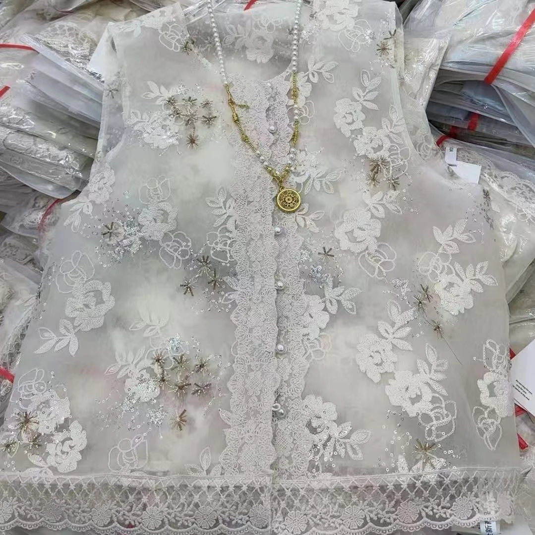 时尚简约2025高级感蕾丝边重工精致高端刺绣马甲