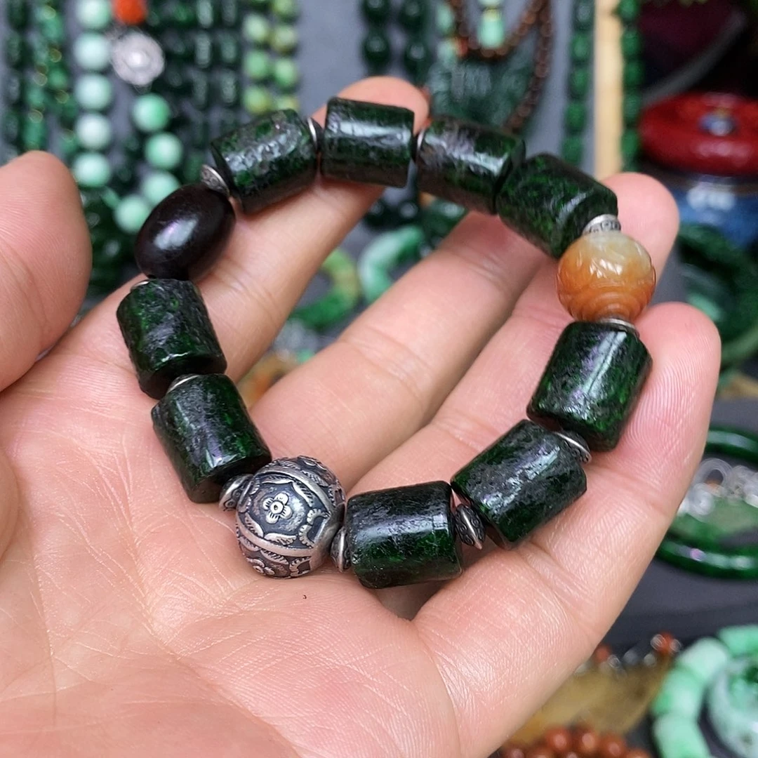 未镶嵌手链翡翠?**贝漂亮美眉