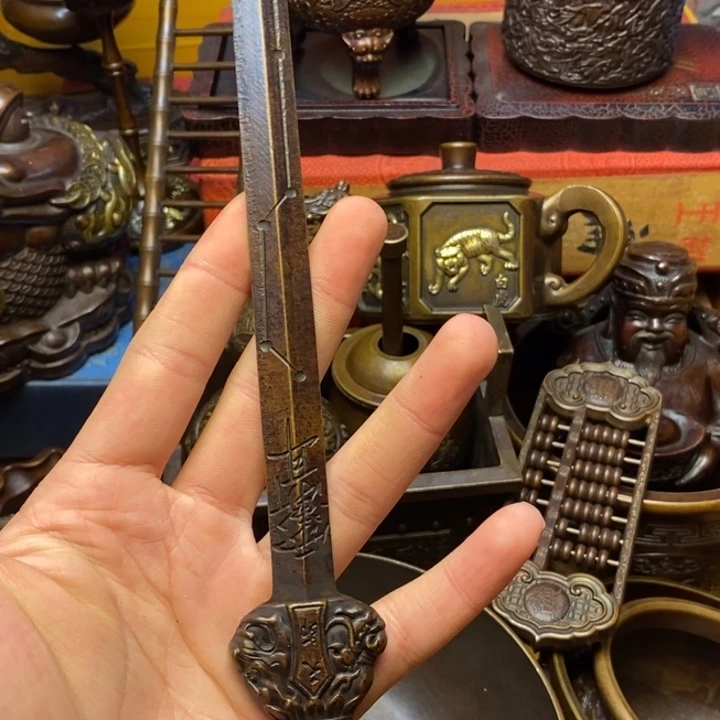 铜器摆件做工精良