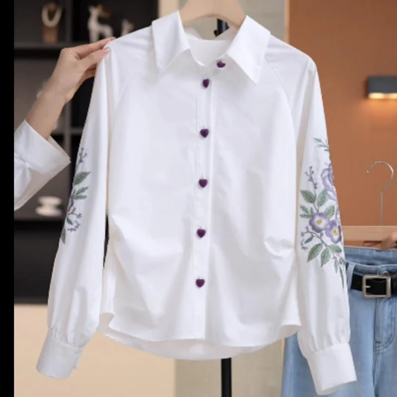 2025年春秋新款重工刺绣打底衬衫女时尚简约个性包百搭设计感衬衣