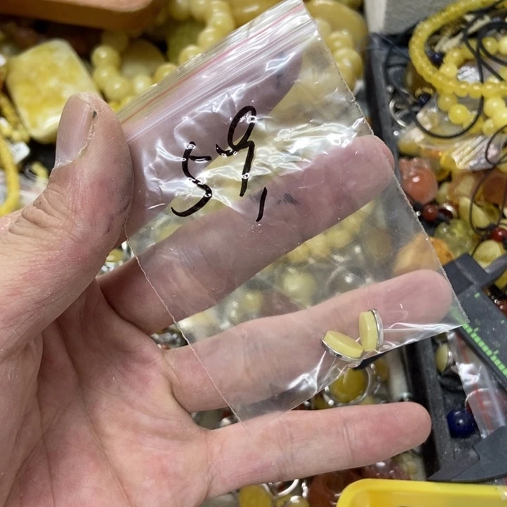 银S925镶嵌蜜蜡裸石多样性发货