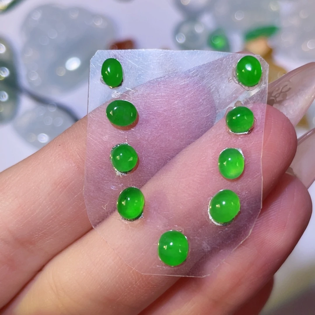 翡翠未镶嵌颈饰裸石