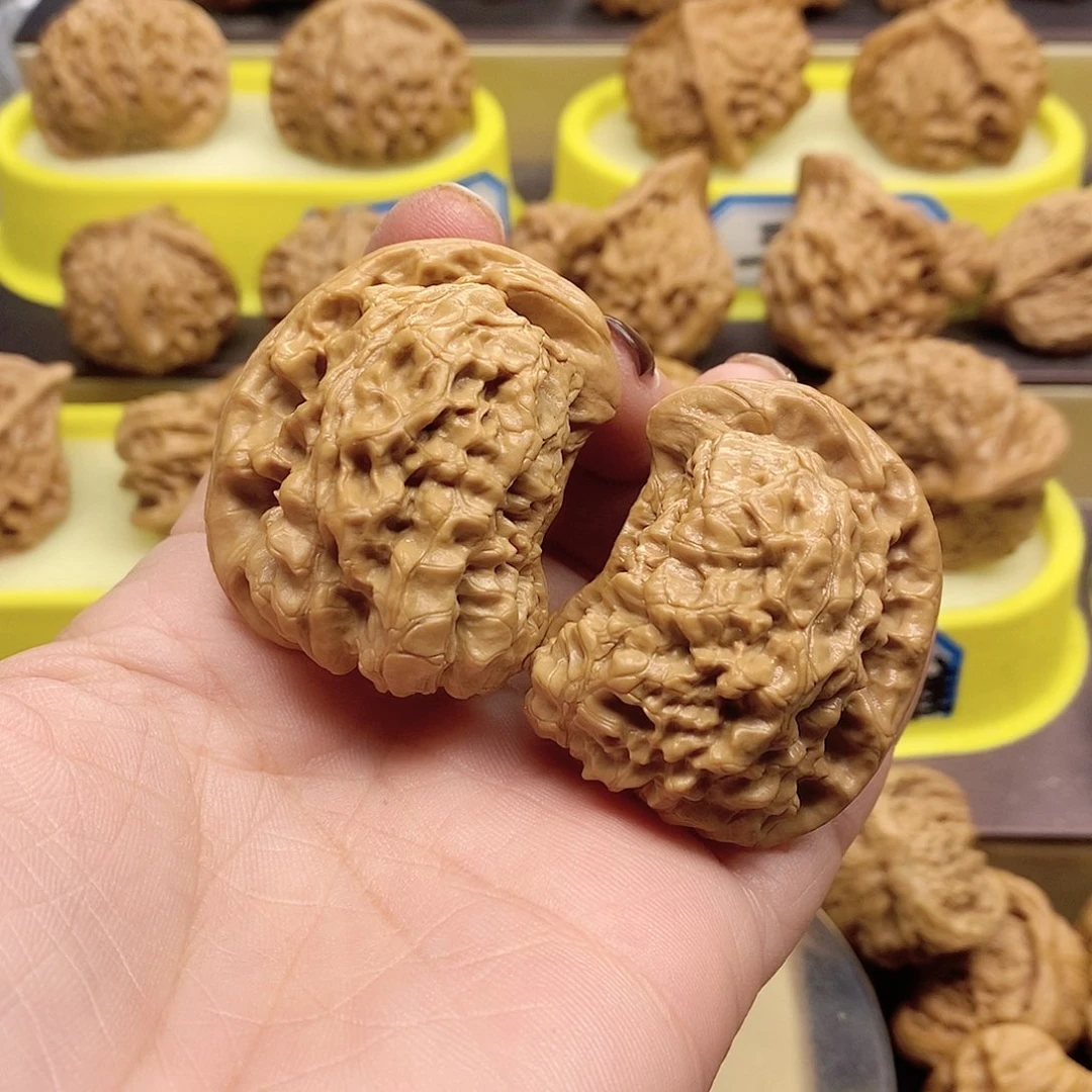 文玩核桃吊坠狂****法座山雕