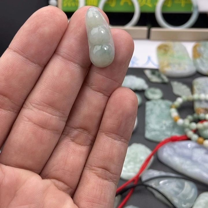 翡翠未镶嵌挂件挂件