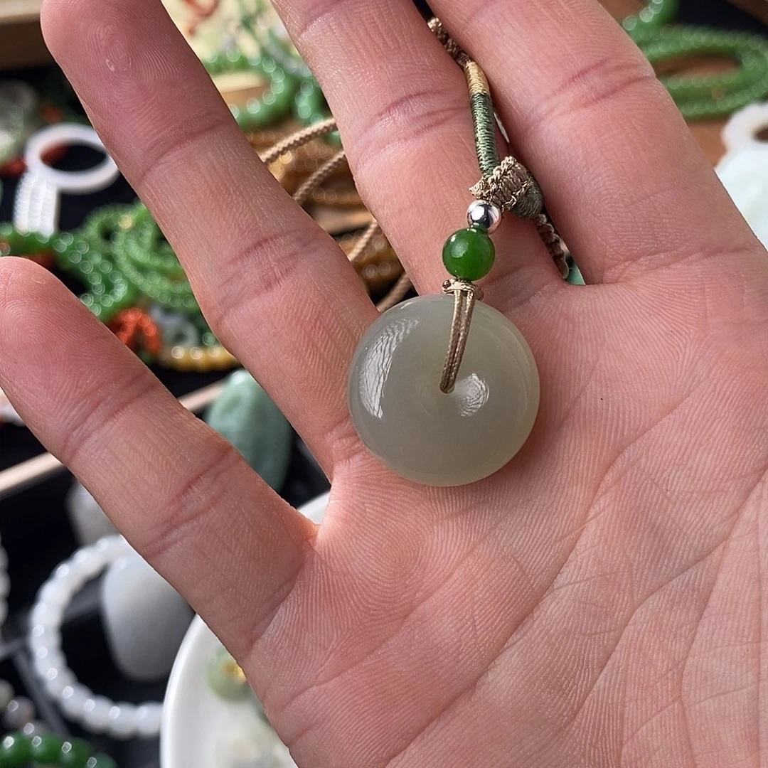 和田玉吊坠(不含链)未镶嵌平安扣