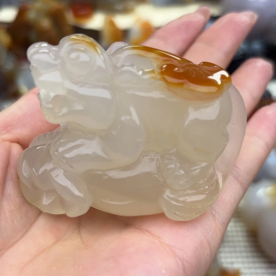 玛瑙/玉髓把件未镶嵌平*哥
