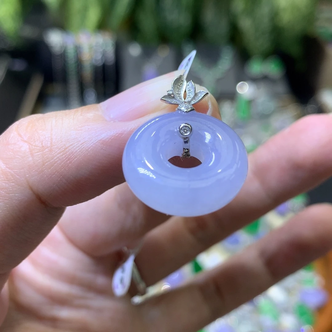 颈饰18K金镶嵌翡翠