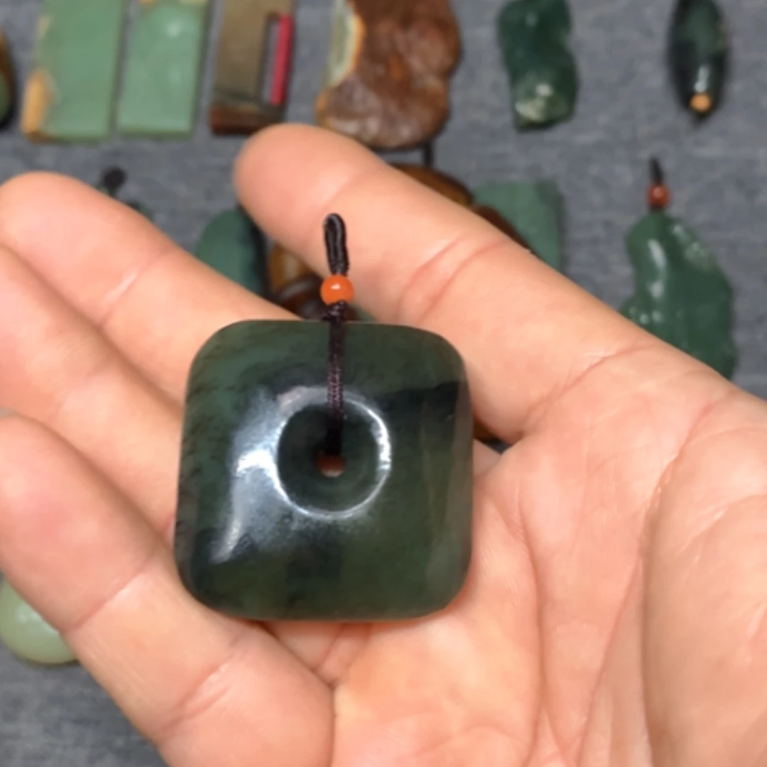 【闪购商品】颈饰未镶嵌岫岩老玉（透闪石质玉）