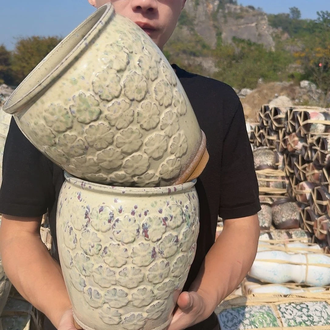 紫砂花盆口18高22（两个脚脚彩色花花不完美