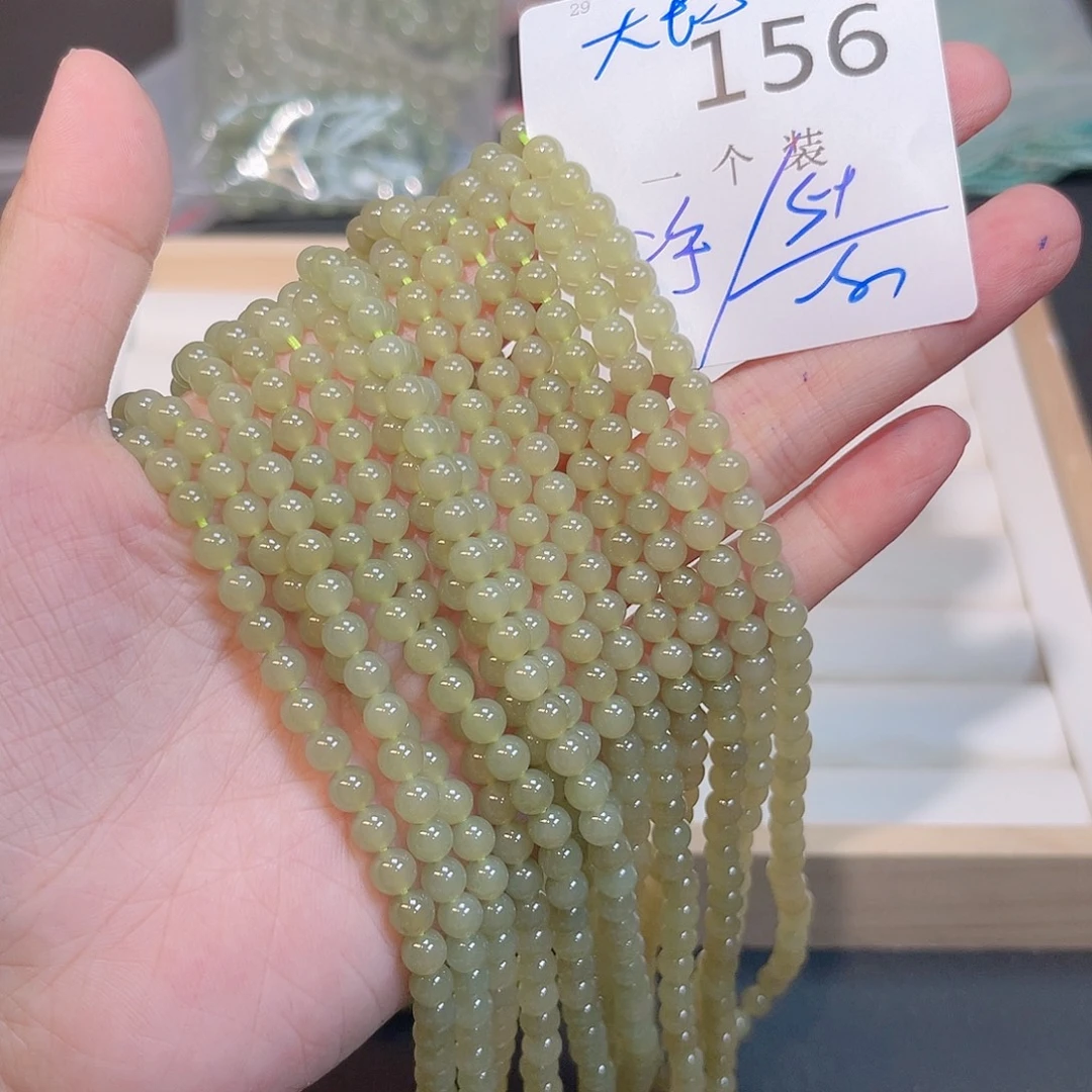 和田玉未镶嵌珠宝半成品156 。