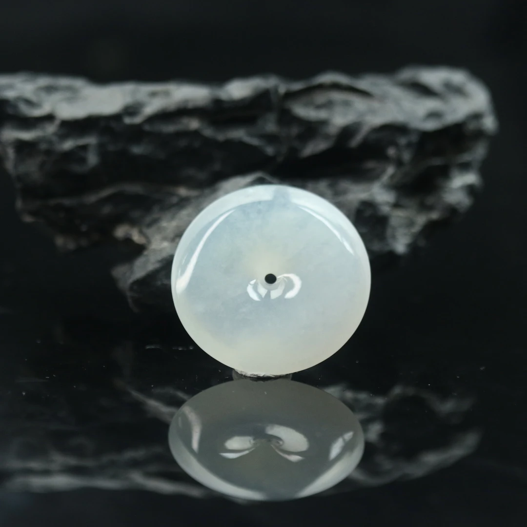 9天然缅甸翡翠A货冰扣子/200232/上海嘉禾拍卖