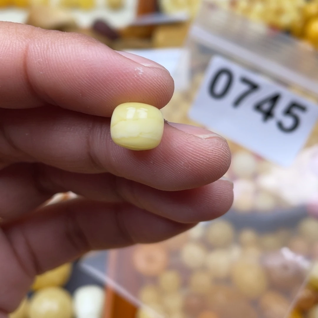 琥珀珠宝奇石未镶嵌9.5