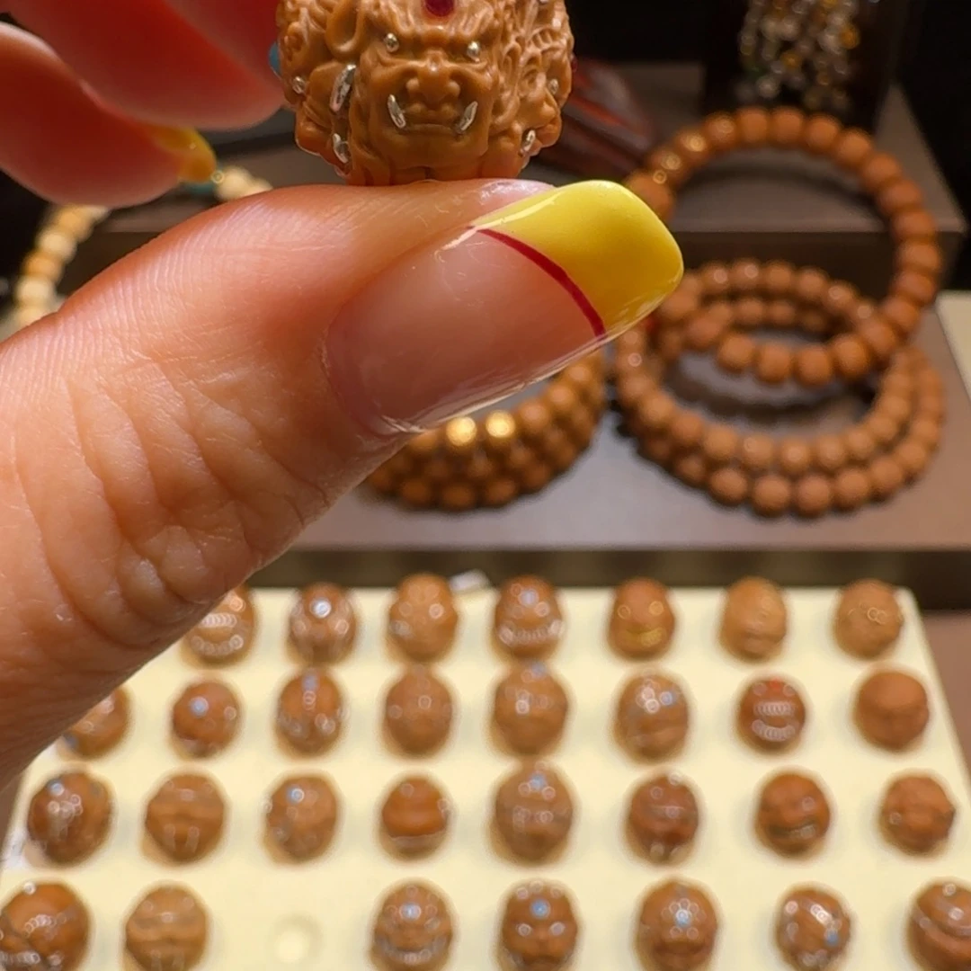 猴头核桃吊坠不***?九面