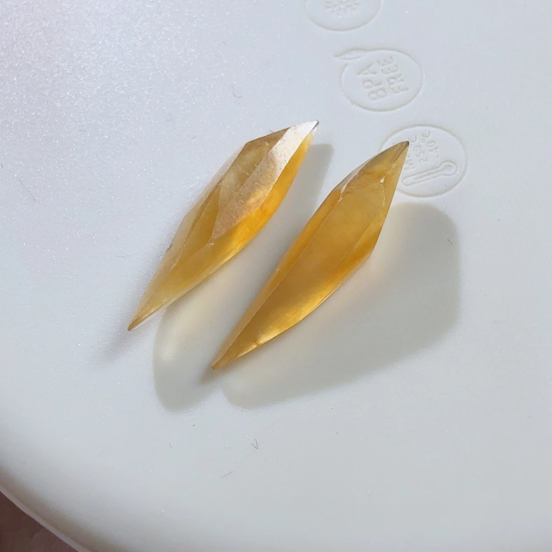 翡翠未镶嵌颈饰随行一对