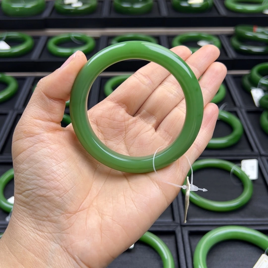 和田玉（碧玉）未镶嵌手镯