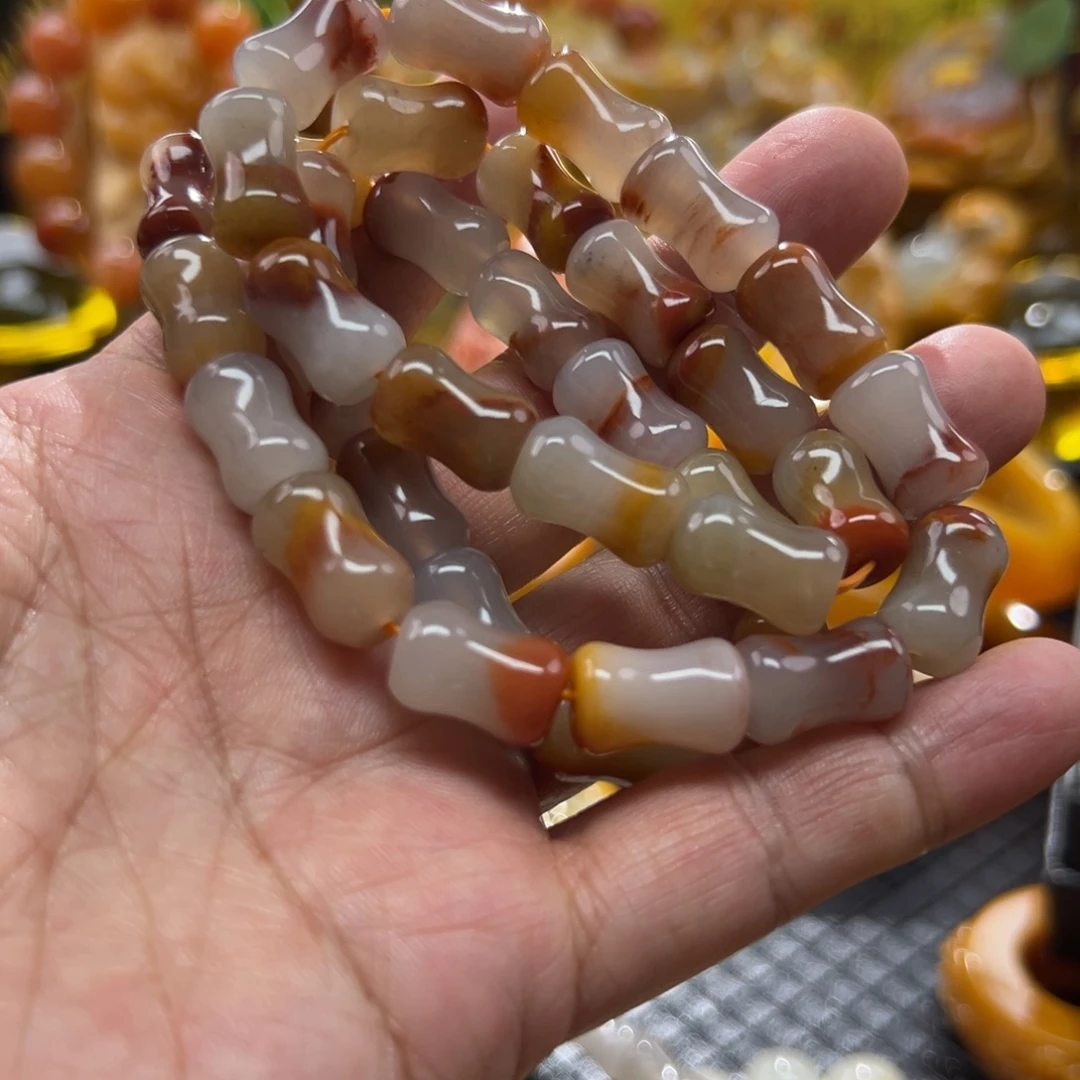 石英质玉未镶嵌颈饰