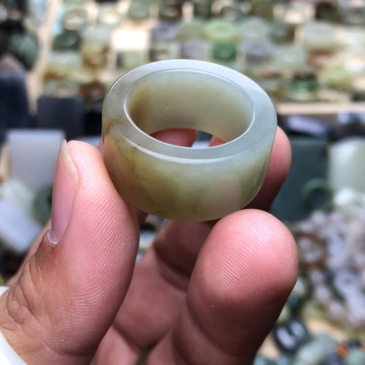 和田玉颈饰未镶嵌时*印