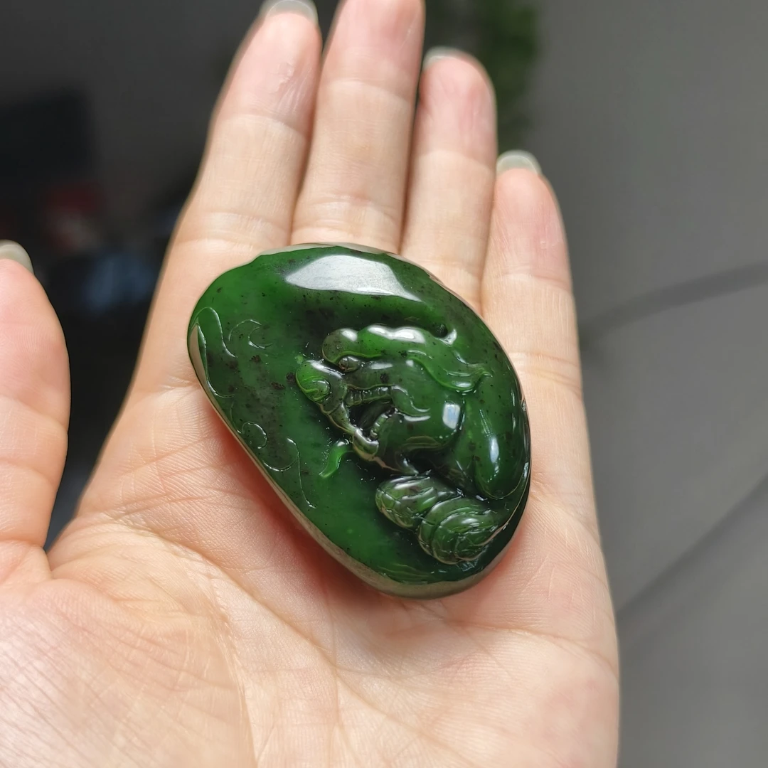 俄料和田碧玉俄七号坑红皮老料貔貅