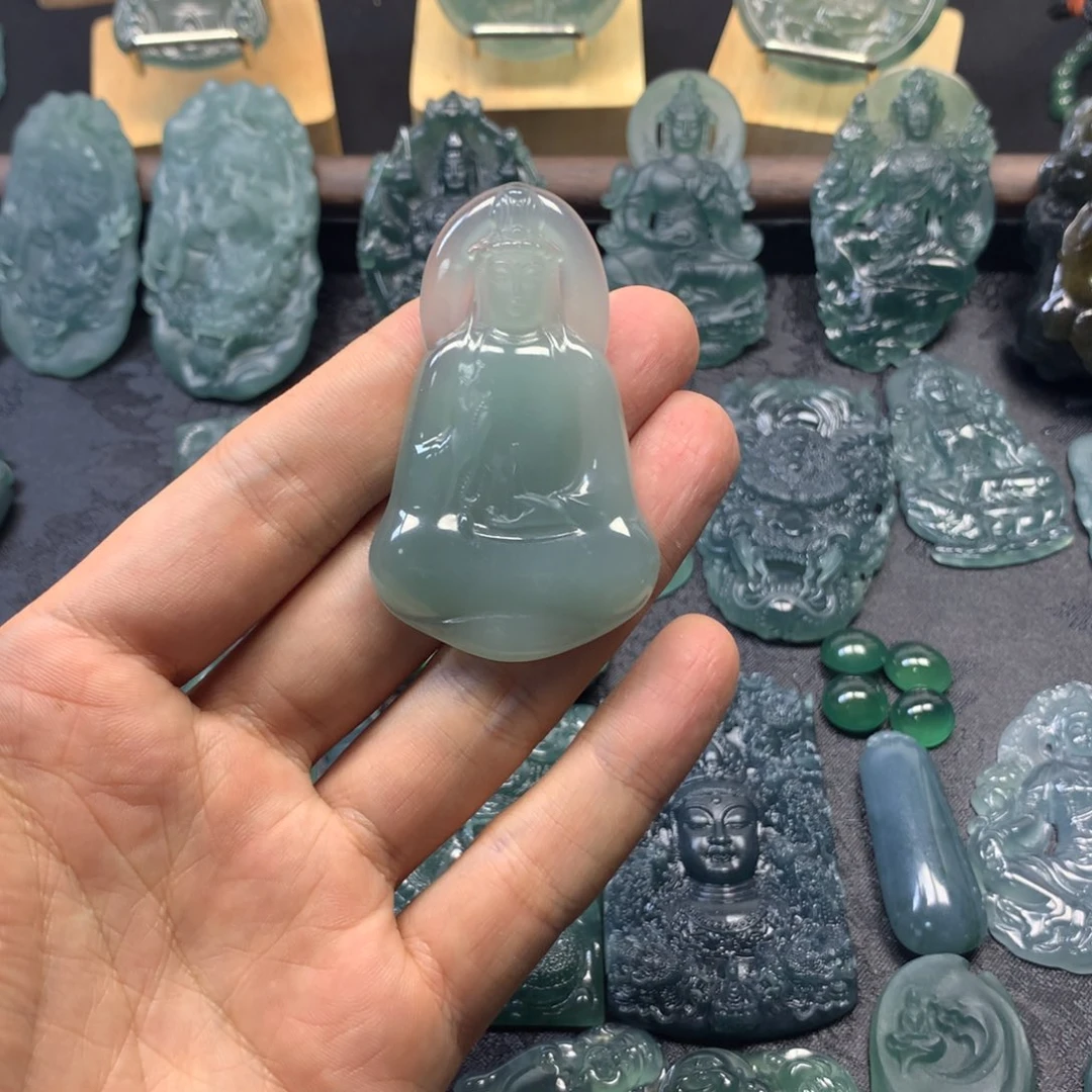 剁***椒翡翠未镶嵌颈饰天然翡翠a货观音