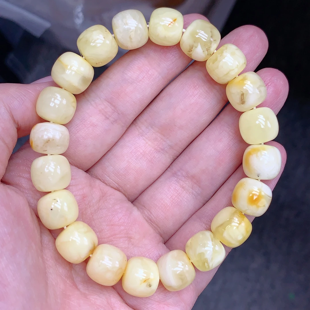 金白妖孽白花瑕疵蜜蜡11+老型手串（379号）