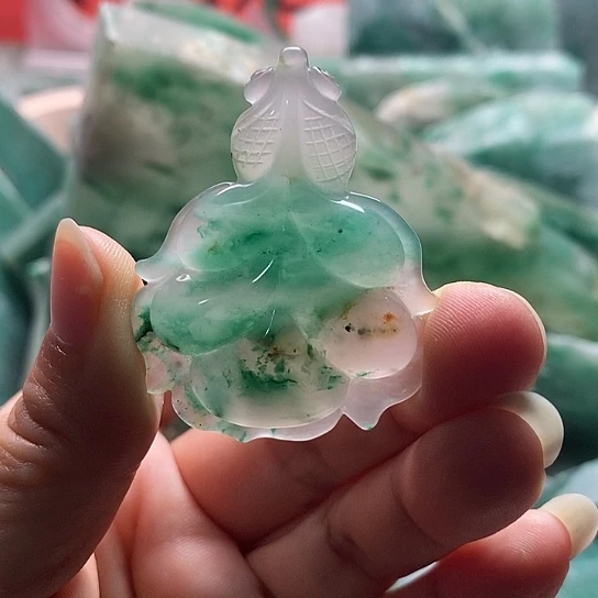 石英质玉未镶嵌颈饰