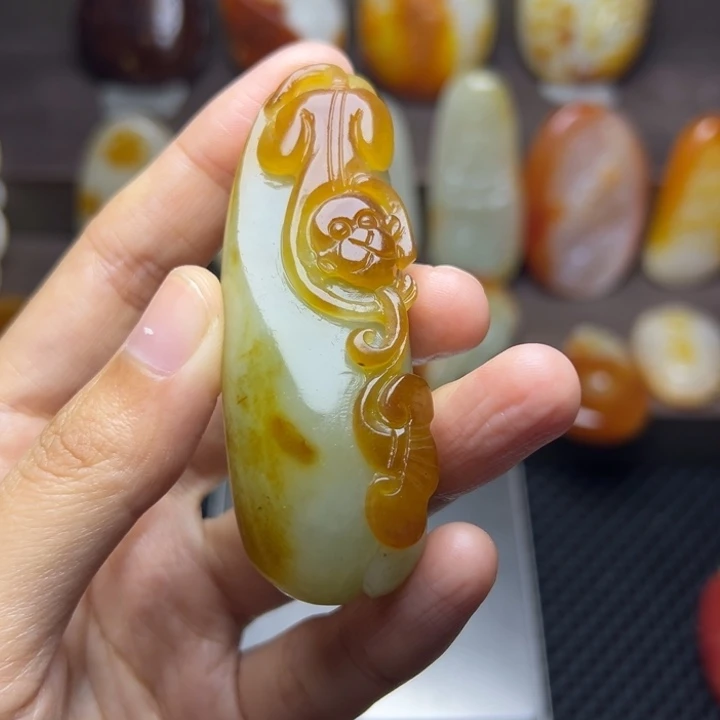 和田玉未镶嵌颈饰