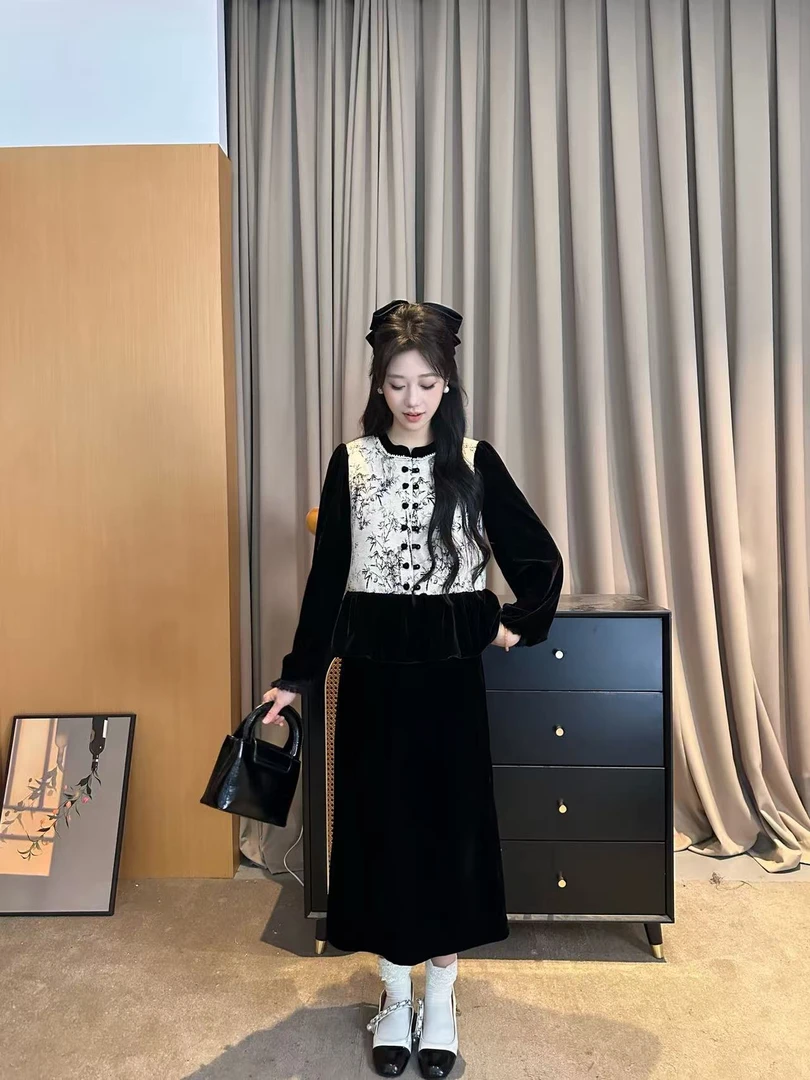 周周【画廊日记】秋款韩系丝绒套装减龄少女千金风显瘦半裙两件套