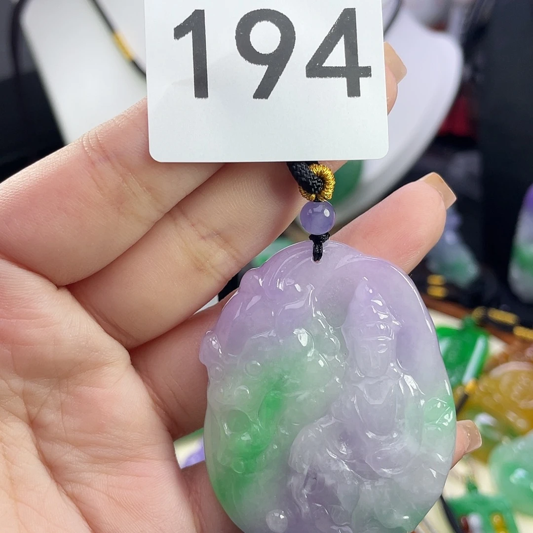 翡翠未镶嵌吊坠(赠链)