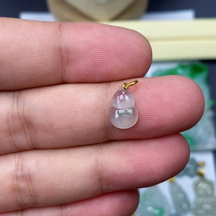 吊坠(赠链)18K金镶嵌翡翠葫芦