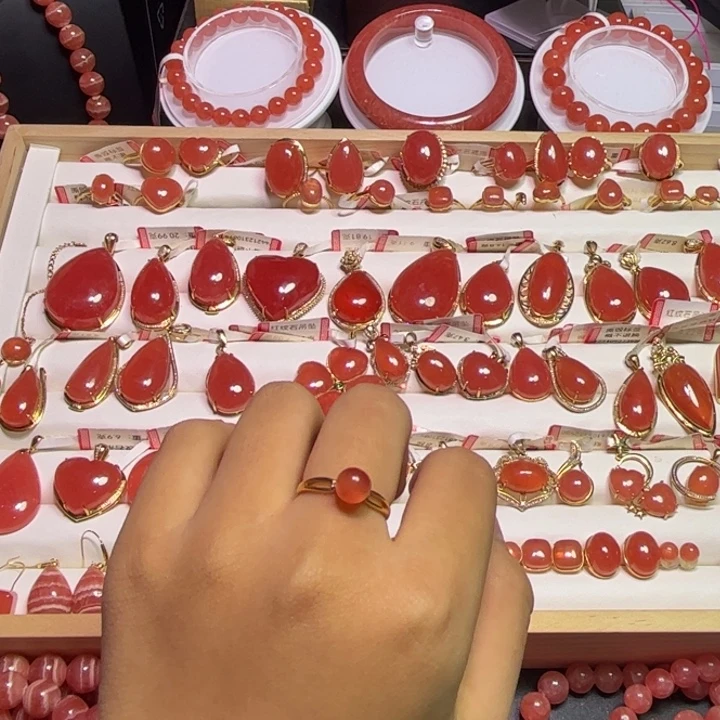 菱锰矿（红纹石）18K金镶嵌戒指圆珠戒指